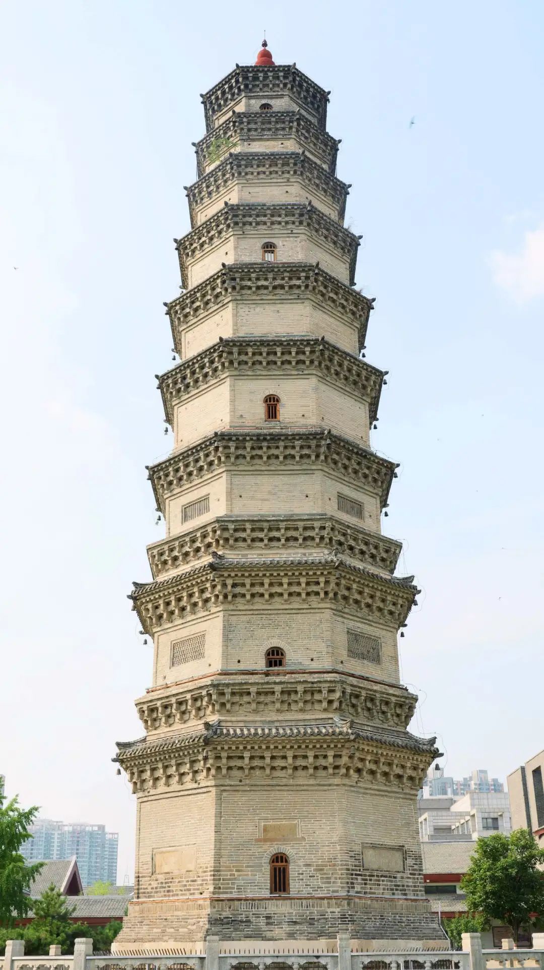 DƬ